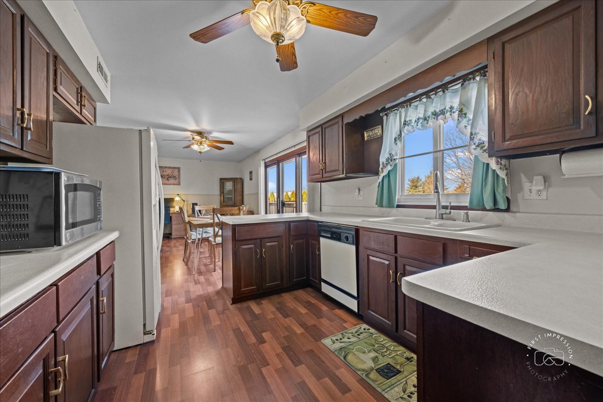 27W285 Bauer Road Naperville, IL 60563 - Photo 7 of 34