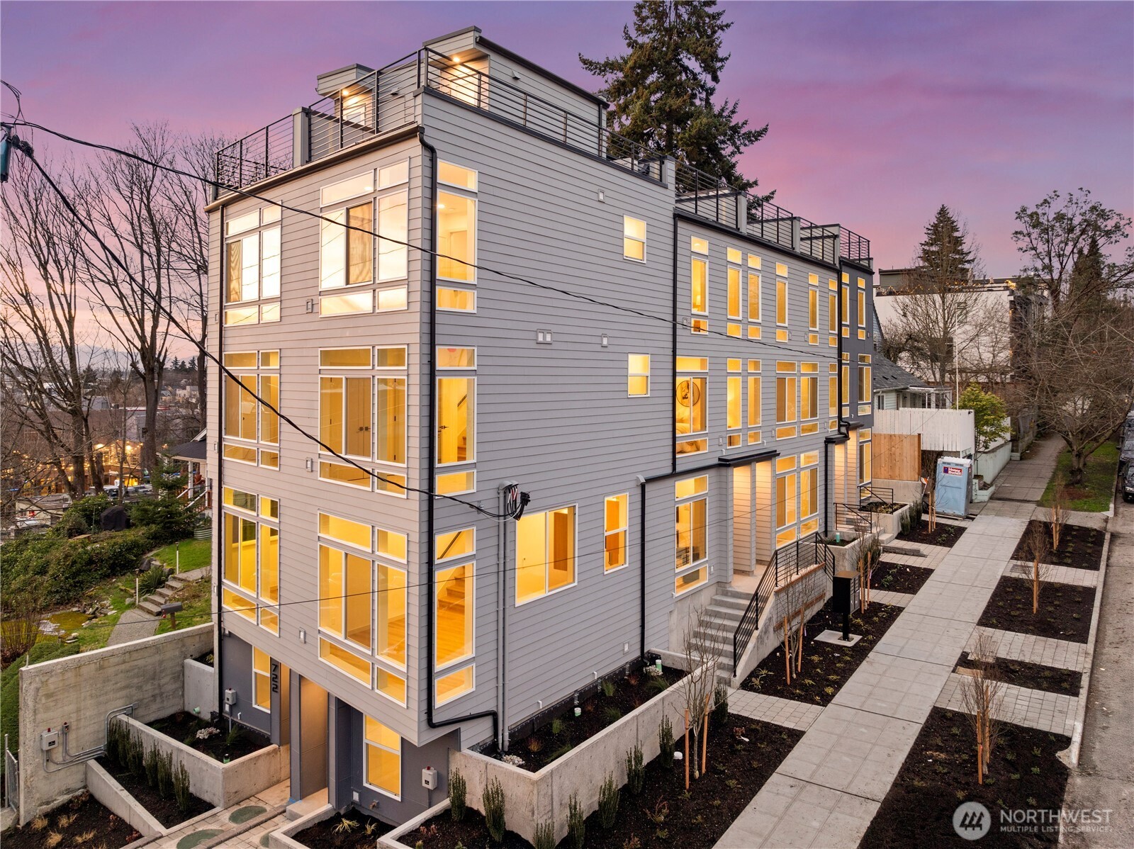 724 North 36th Street Seattle, WA 98103 - Photo 1 of 34