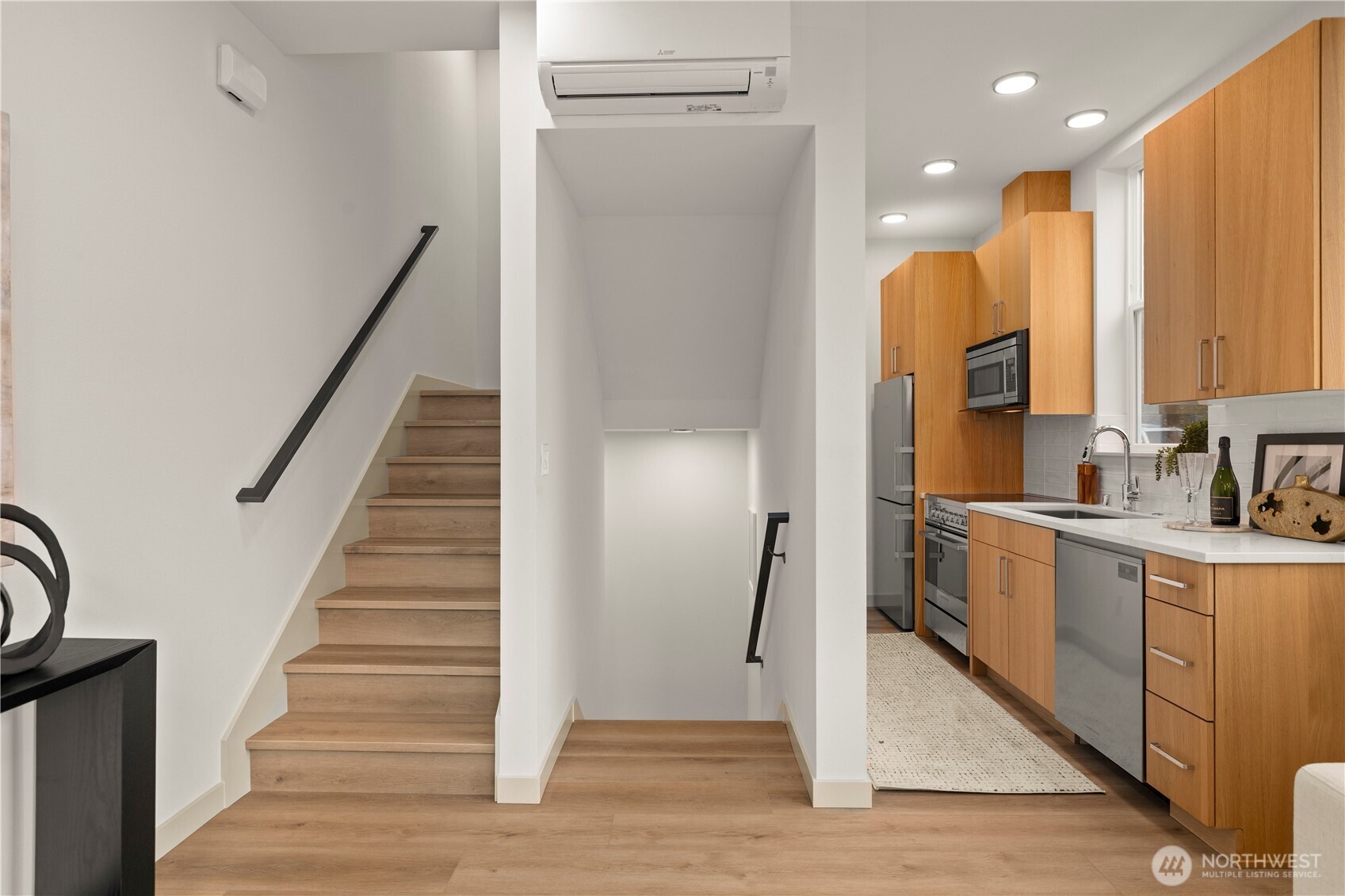 724 North 36th Street Seattle, WA 98103 - Photo 15 of 34