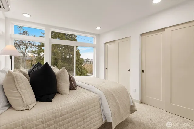 $885,000 | 724 North 36th Street, Seattle, WA 98103