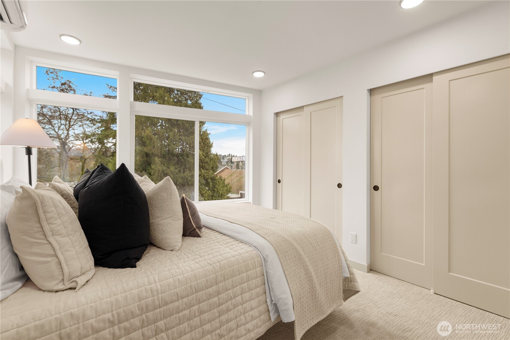 724 North 36th Street Seattle, WA 98103 - Photo 17 of 34