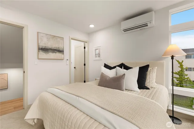 $885,000 | 724 North 36th Street, Seattle, WA 98103