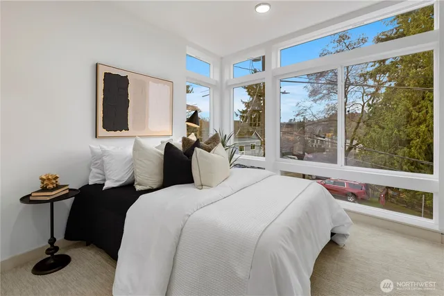 $885,000 | 724 North 36th Street, Seattle, WA 98103