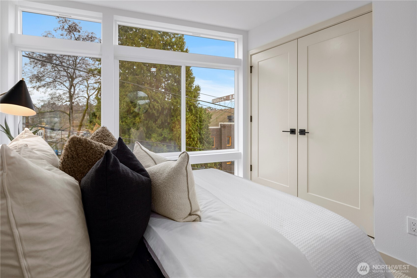 724 North 36th Street Seattle, WA 98103 - Photo 24 of 34