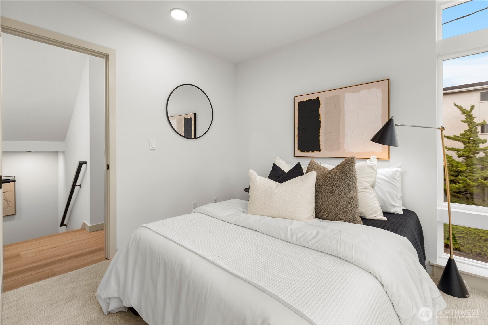 724 North 36th Street Seattle, WA 98103 - Photo 25 of 34