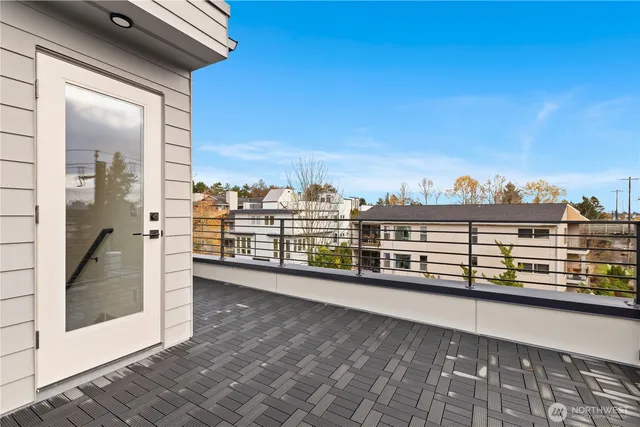 $885,000 | 724 North 36th Street, Seattle, WA 98103