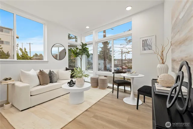 $885,000 | 724 North 36th Street, Seattle, WA 98103