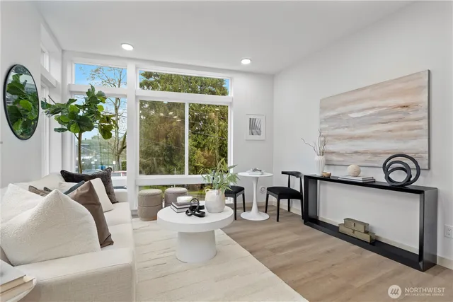 $885,000 | 724 North 36th Street, Seattle, WA 98103