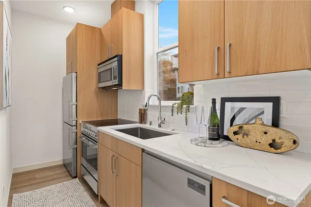 $885,000 | 724 North 36th Street, Seattle, WA 98103