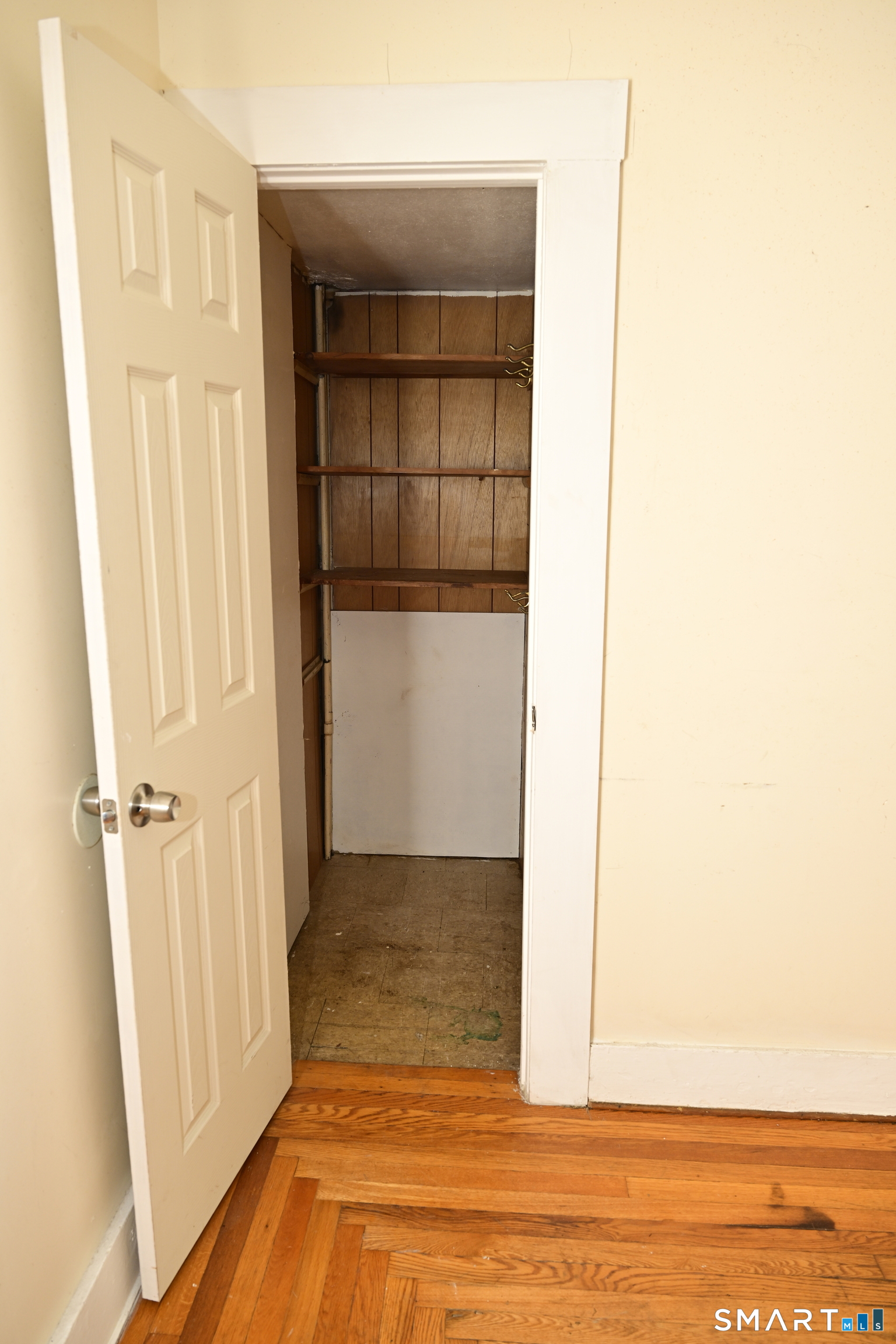 29 Locke Street Ansonia, CT 06401 - Photo 12 of 39