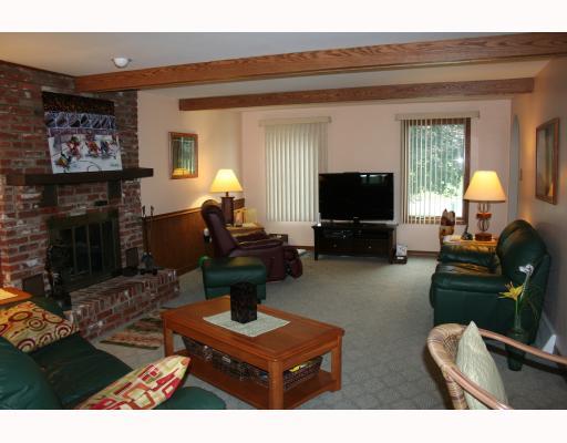 178 Ridgeview Drive Wexford, PA 15090 - Photo 4 of 15 Den/Family/Great Room. HUGE FAMILY ROOM WITH LOG BURNING FIREPLACE AND BEAMED CEILING (UPDATED 2003).