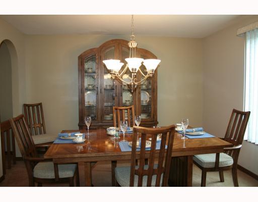178 Ridgeview Drive Wexford, PA 15090 - Photo 6 of 15 Dining Room. THE DINING ROOM IS BRIGHT AND OPEN TO THE LIVING ROOM WITH THE BEAUTIFUL DETAIL ARCHES SEPARATING THE TWO ROOMS.