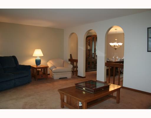 178 Ridgeview Drive Wexford, PA 15090 - Photo 7 of 15 Living Room. THE LIVING ROOM IS SPACIOUS AND BRIGHT; PERFECT FOR ALL OF YOUR HOLIDAY ENTERTAINING!