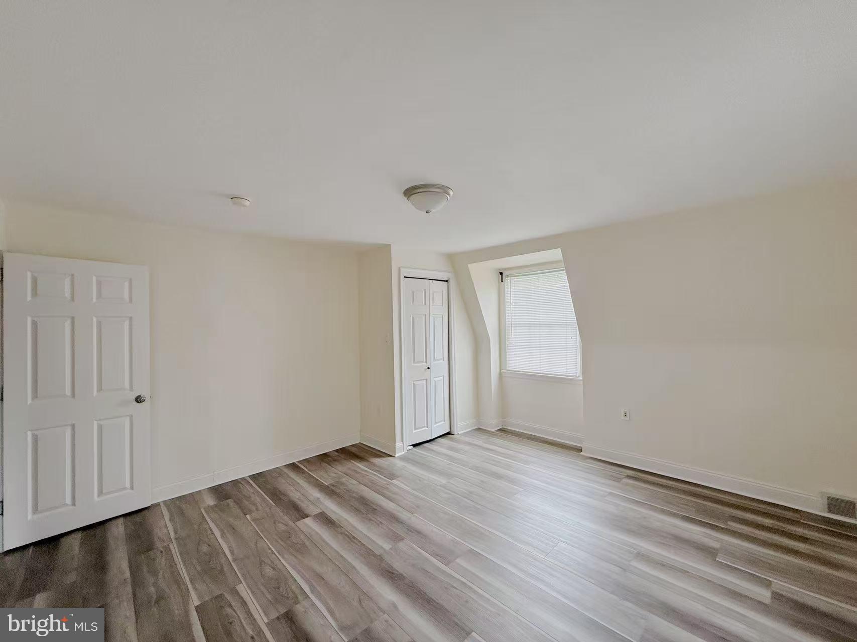 9235 Outlook Avenue Philadelphia, PA 19114 - Photo 11 of 18