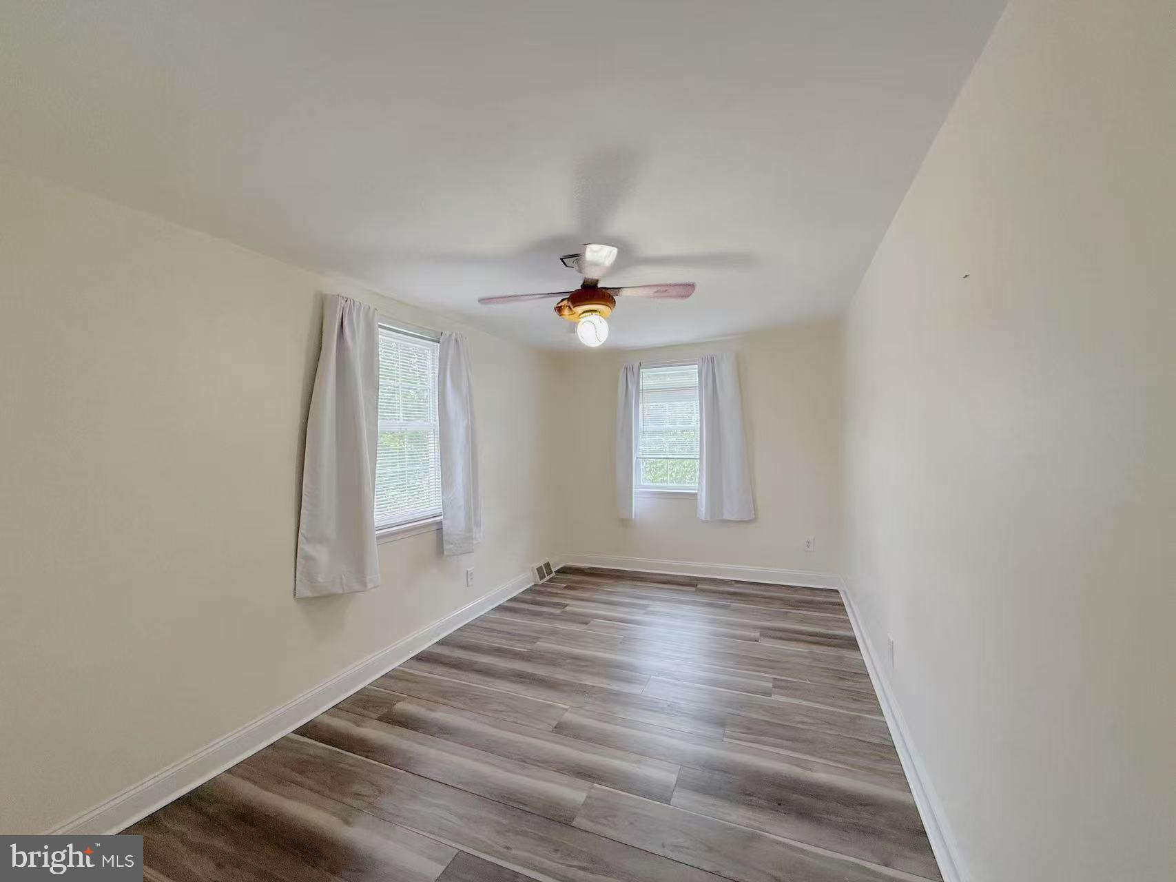 9235 Outlook Avenue Philadelphia, PA 19114 - Photo 14 of 18