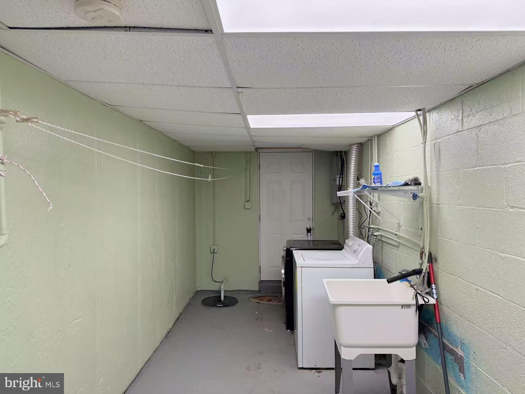 9235 Outlook Avenue Philadelphia, PA 19114 - Photo 17 of 18