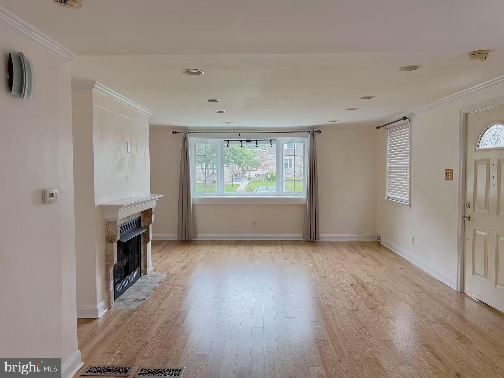 9235 Outlook Avenue Philadelphia, PA 19114 - Photo 6 of 18