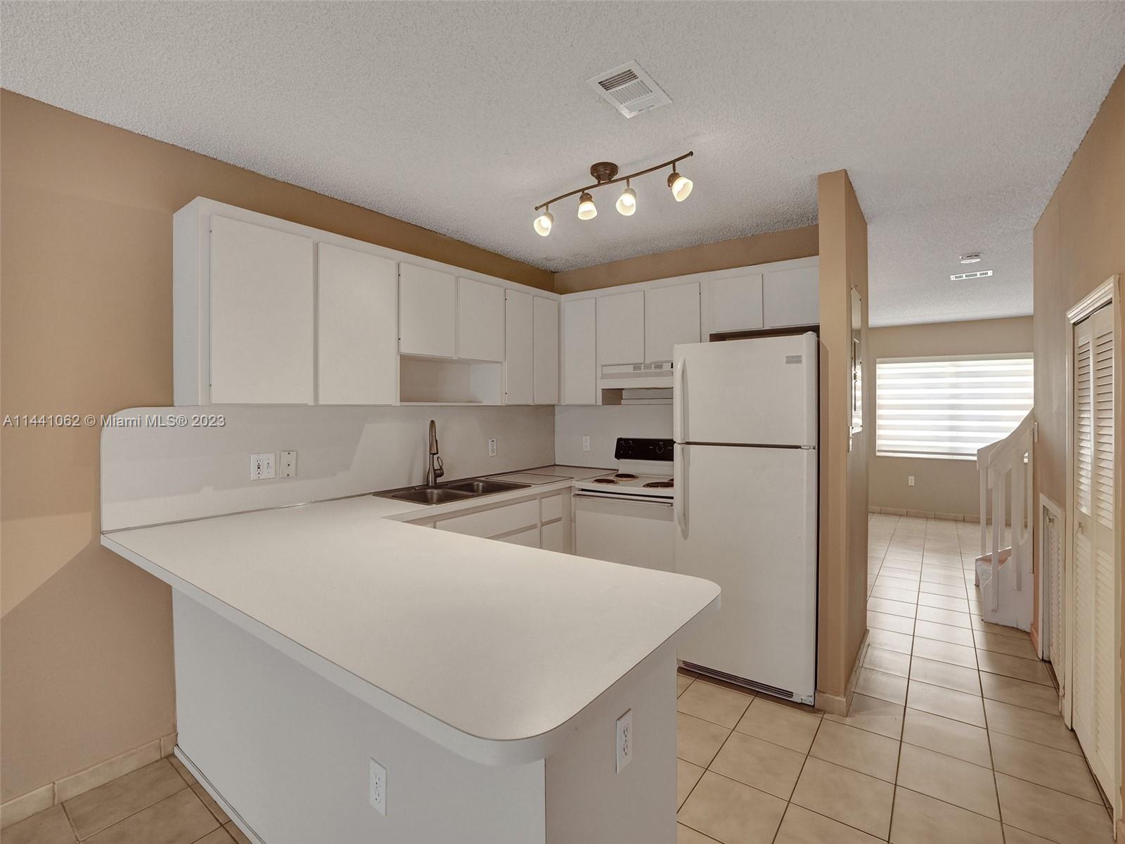 13850 Southwest 64th Street, Unit 138501 Miami, FL 33183 - Photo 7 of 30