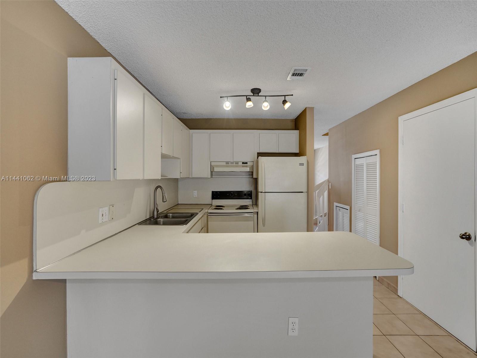 13850 Southwest 64th Street, Unit 138501 Miami, FL 33183 - Photo 8 of 30