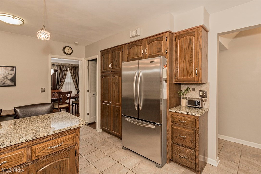 2612 Fenwick Road Cleveland, OH 44118 - Photo 7 of 31 Gallery Image 7
