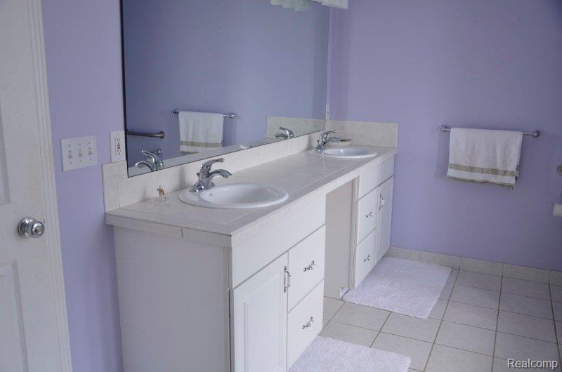 12335 Fish Lake Road Holly, MI 48442 - Photo 27 of 39 Master Bath