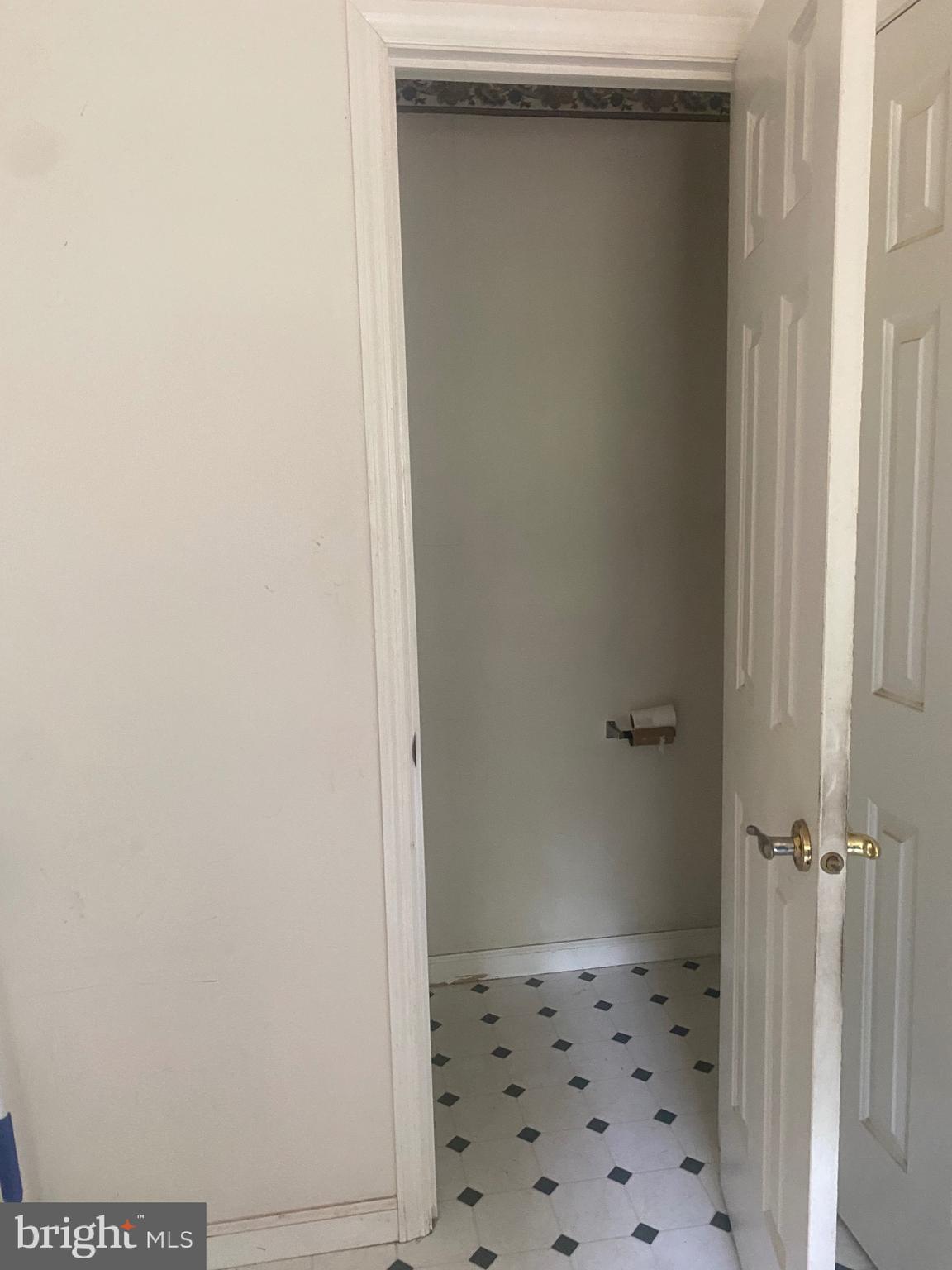 6701 Springbrook Lane Clinton, MD 20735 - Photo 12 of 53 Half bathroom off laundry area