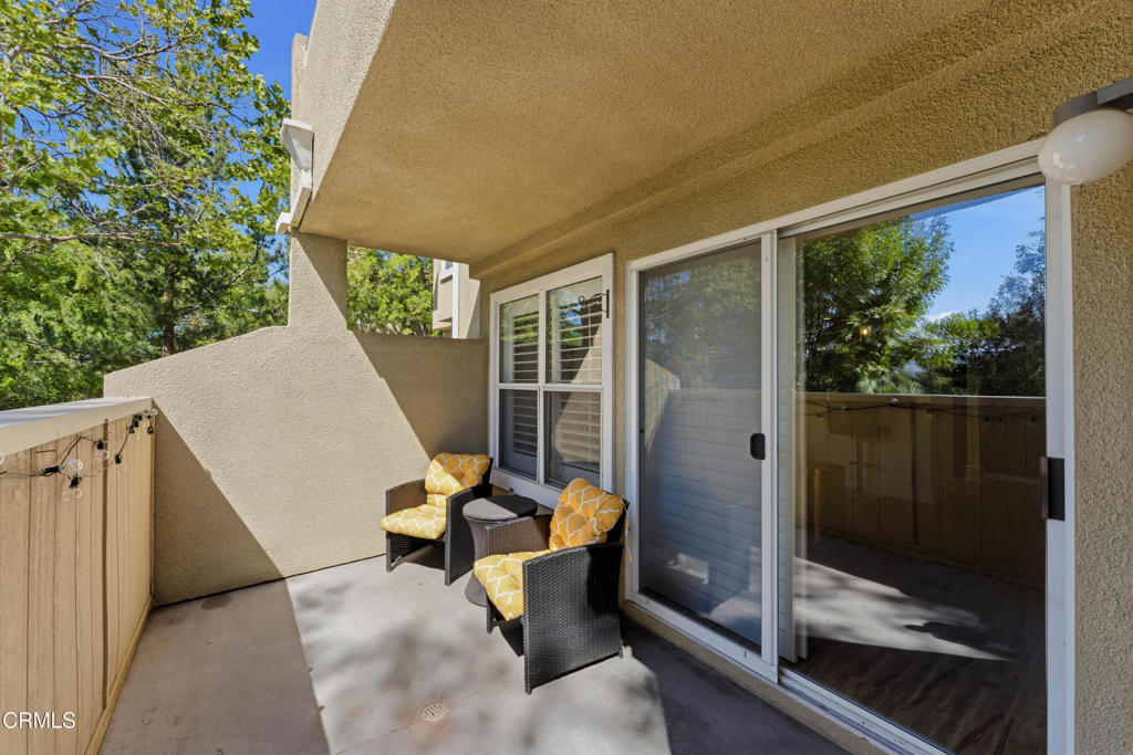 2731 Erringer Road, Unit 86 Simi Valley, CA 93065 - Photo 6 of 11 2731 ERRINGER #86 MLS-25