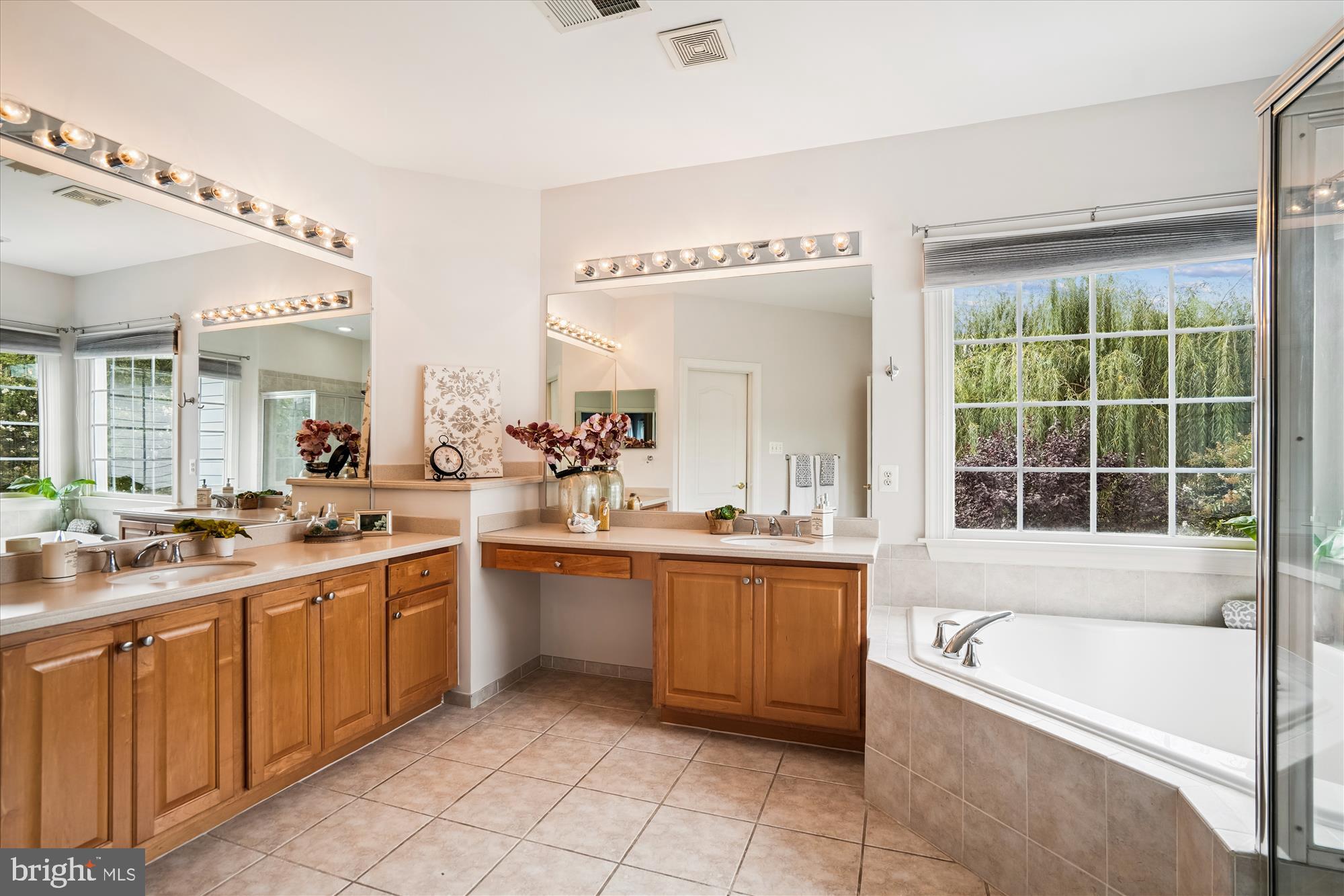 702 Banneker Lane Annapolis, MD 21401 - Photo 60 of 105 Primary Bath