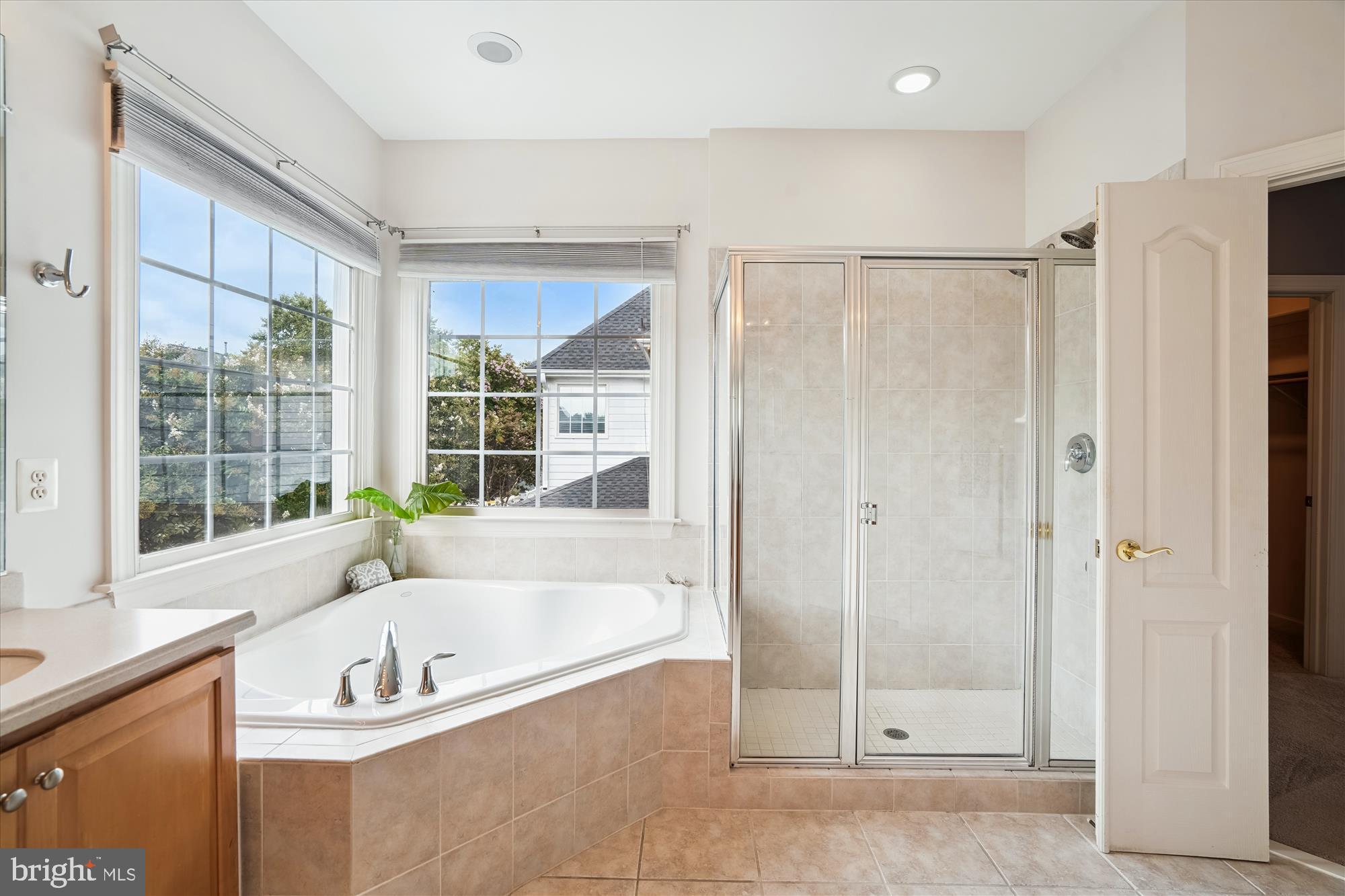 702 Banneker Lane Annapolis, MD 21401 - Photo 63 of 105 Primary Bath