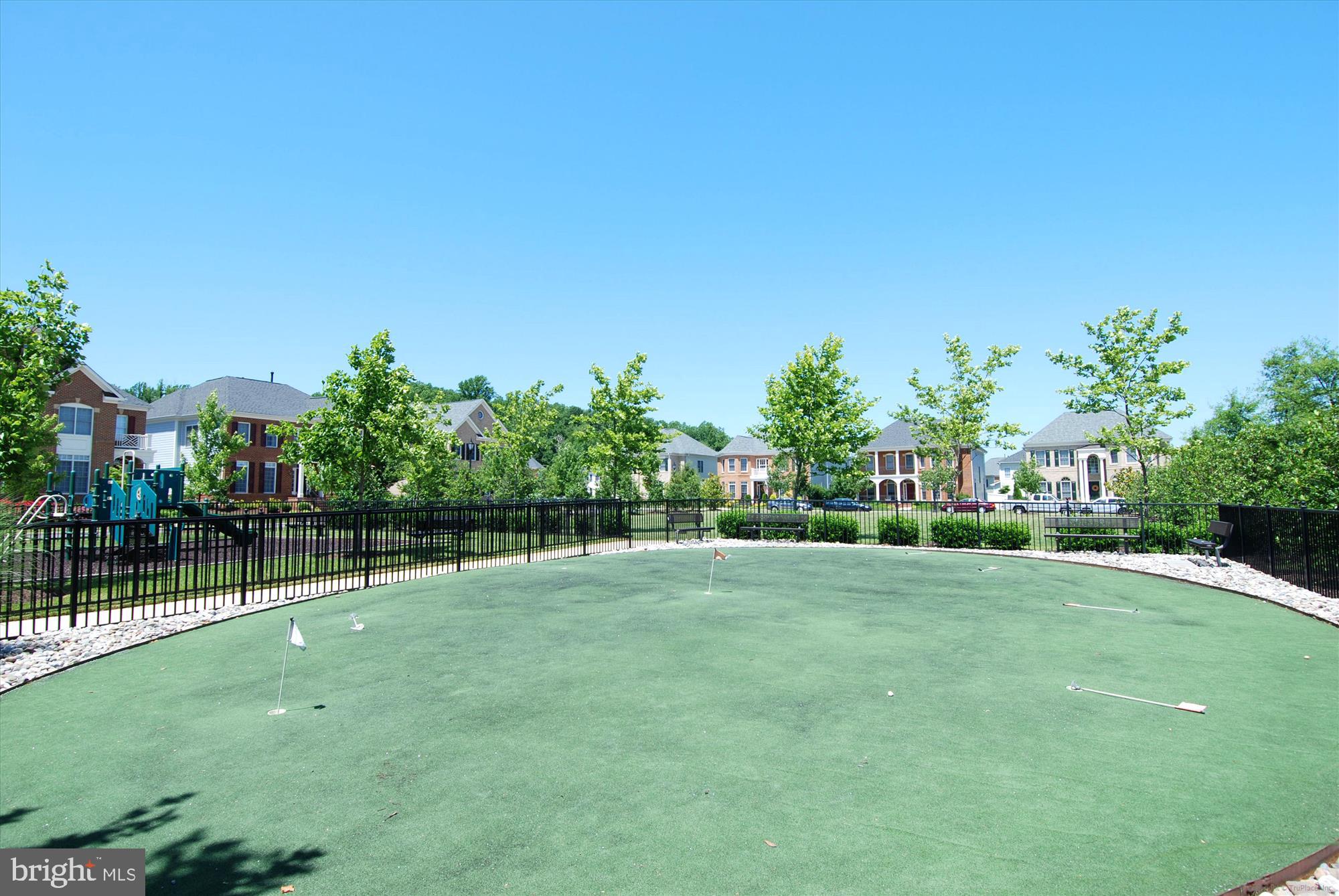 702 Banneker Lane Annapolis, MD 21401 - Photo 93 of 105 Kingsport of Annapolis Putting Green