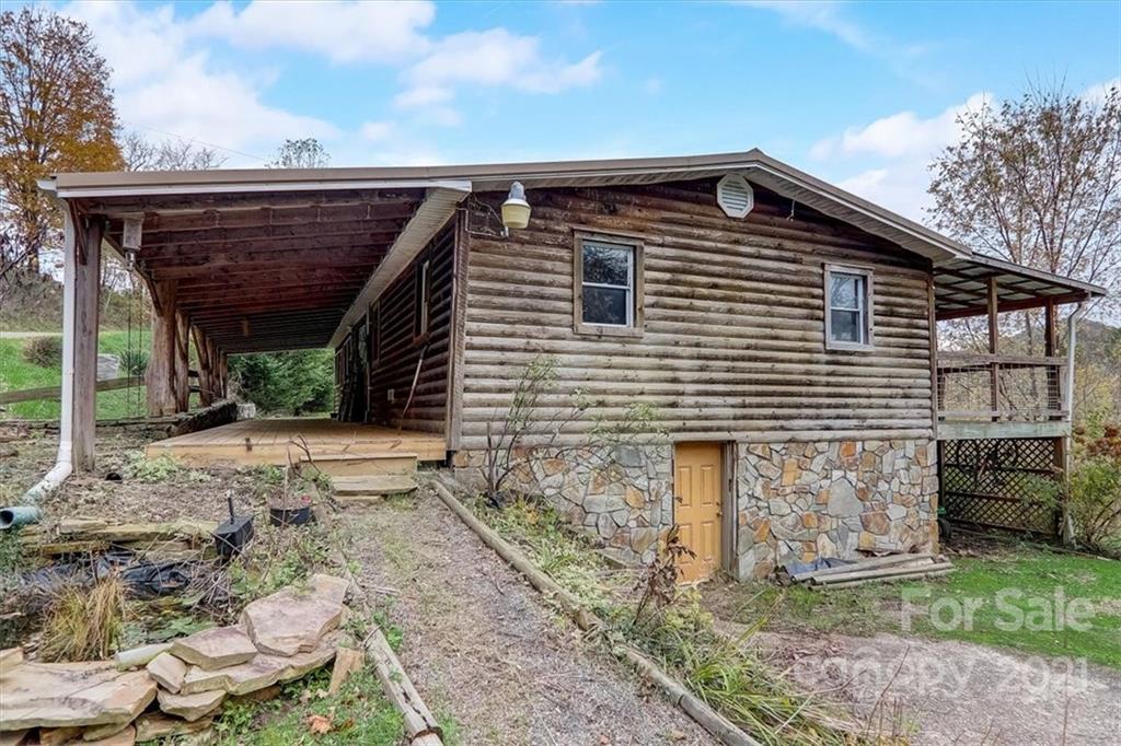 2045 Riddle Farm Road Marshall, NC 28753 - Photo 2 of 38 Gallery Image 2