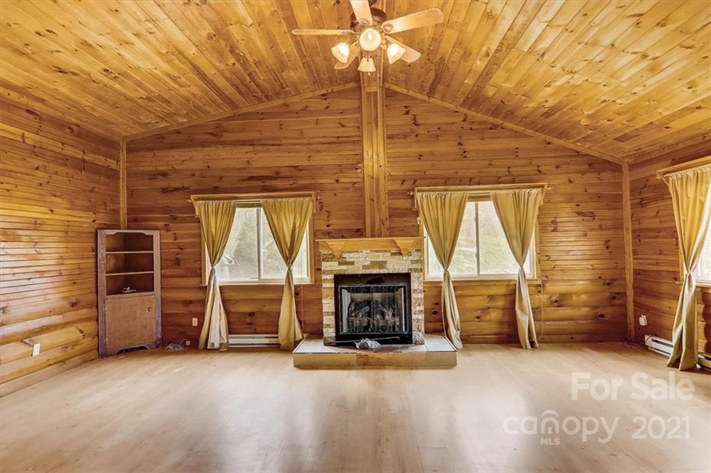 2045 Riddle Farm Road Marshall, NC 28753 - Photo 11 of 38 Gallery Image 11
