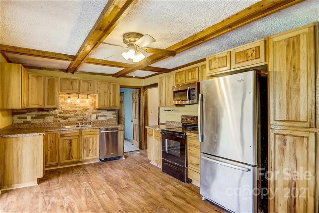2045 Riddle Farm Road Marshall, NC 28753 - Photo 13 of 38 Gallery Image 13