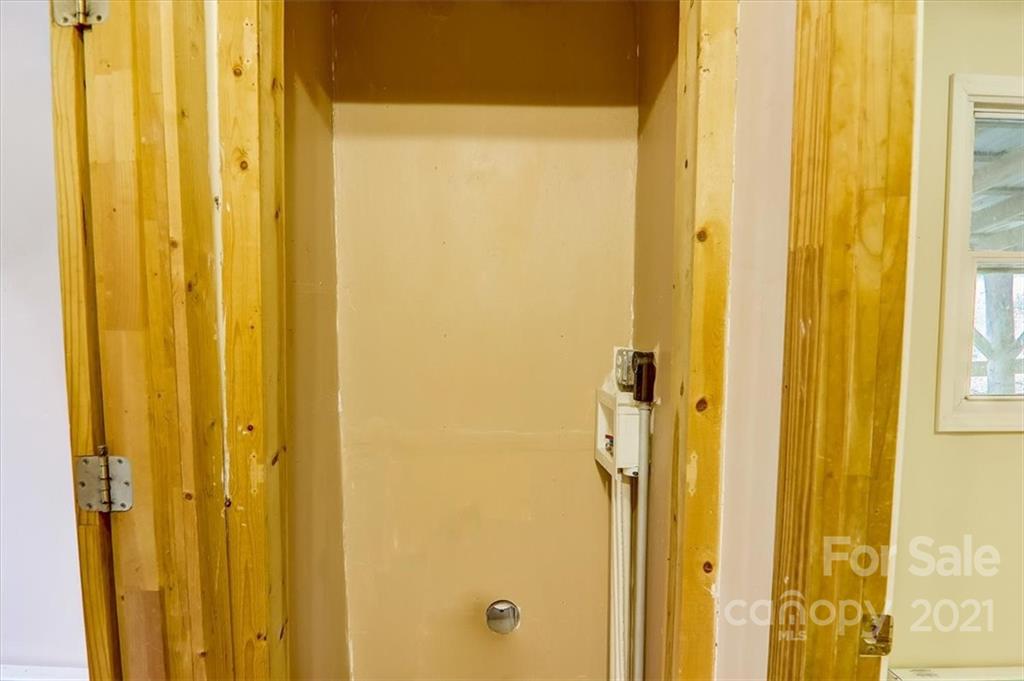 2045 Riddle Farm Road Marshall, NC 28753 - Photo 20 of 38 Gallery Image 20