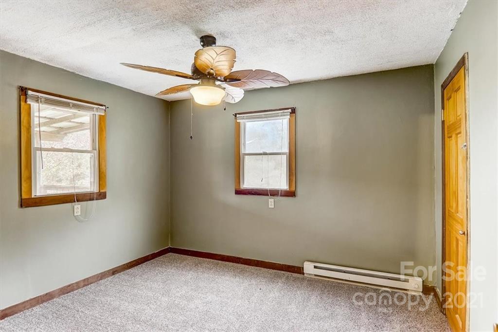 2045 Riddle Farm Road Marshall, NC 28753 - Photo 21 of 38 Gallery Image 21