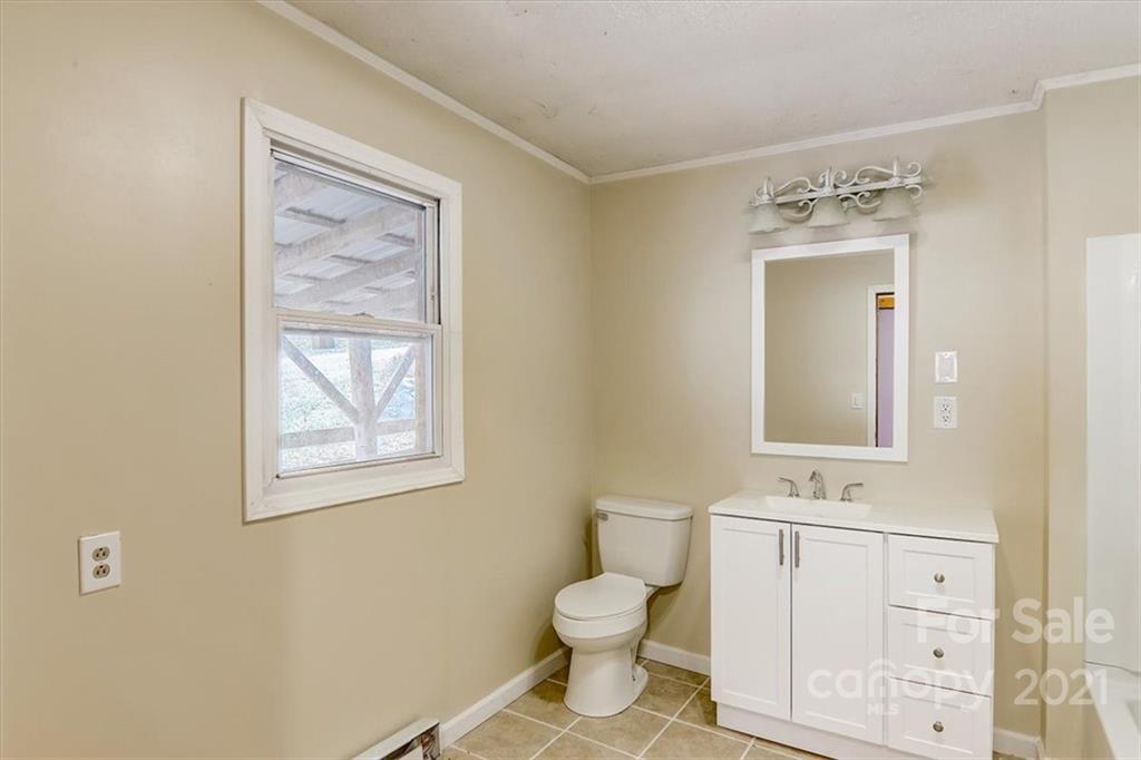 2045 Riddle Farm Road Marshall, NC 28753 - Photo 24 of 38 Gallery Image 24