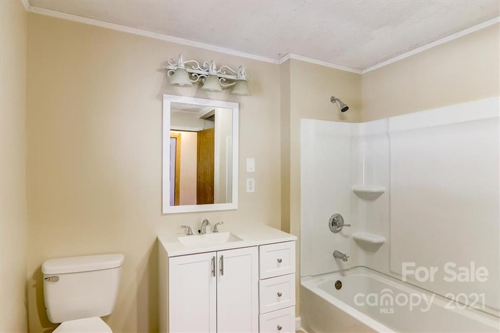 2045 Riddle Farm Road Marshall, NC 28753 - Photo 25 of 38 Gallery Image 25