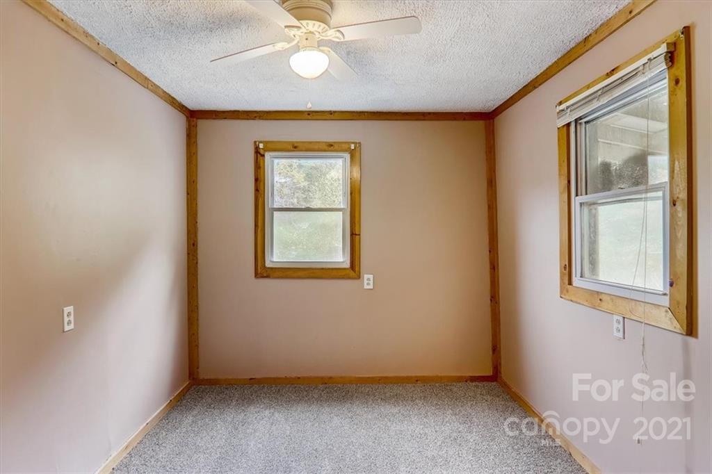 2045 Riddle Farm Road Marshall, NC 28753 - Photo 27 of 38 Gallery Image 27