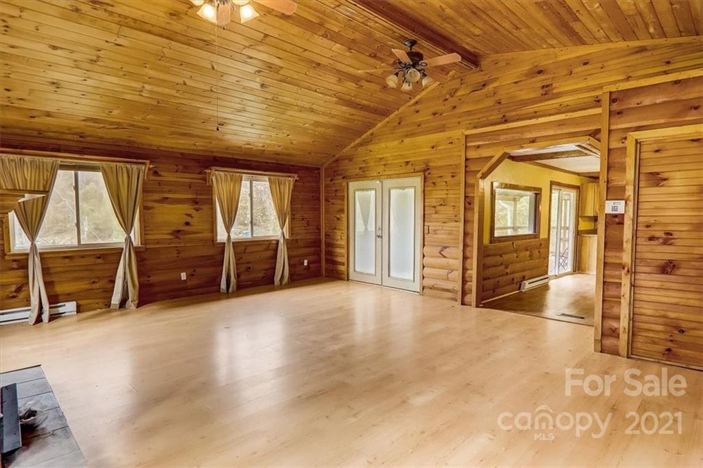 2045 Riddle Farm Road Marshall, NC 28753 - Photo 8 of 38 Gallery Image 8