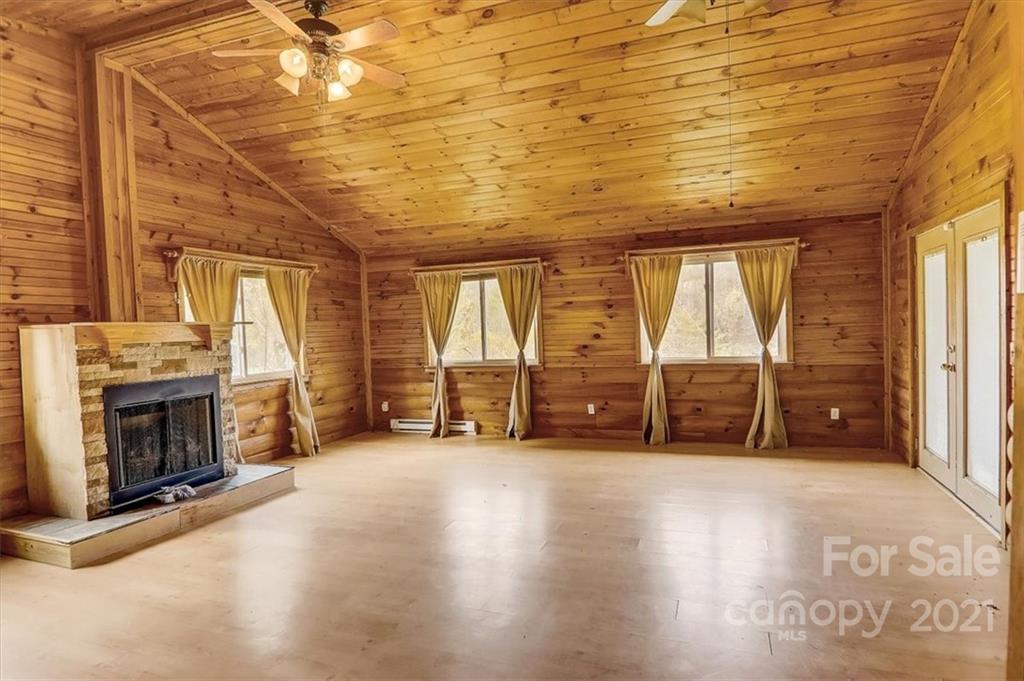 2045 Riddle Farm Road Marshall, NC 28753 - Photo 9 of 38 Gallery Image 9