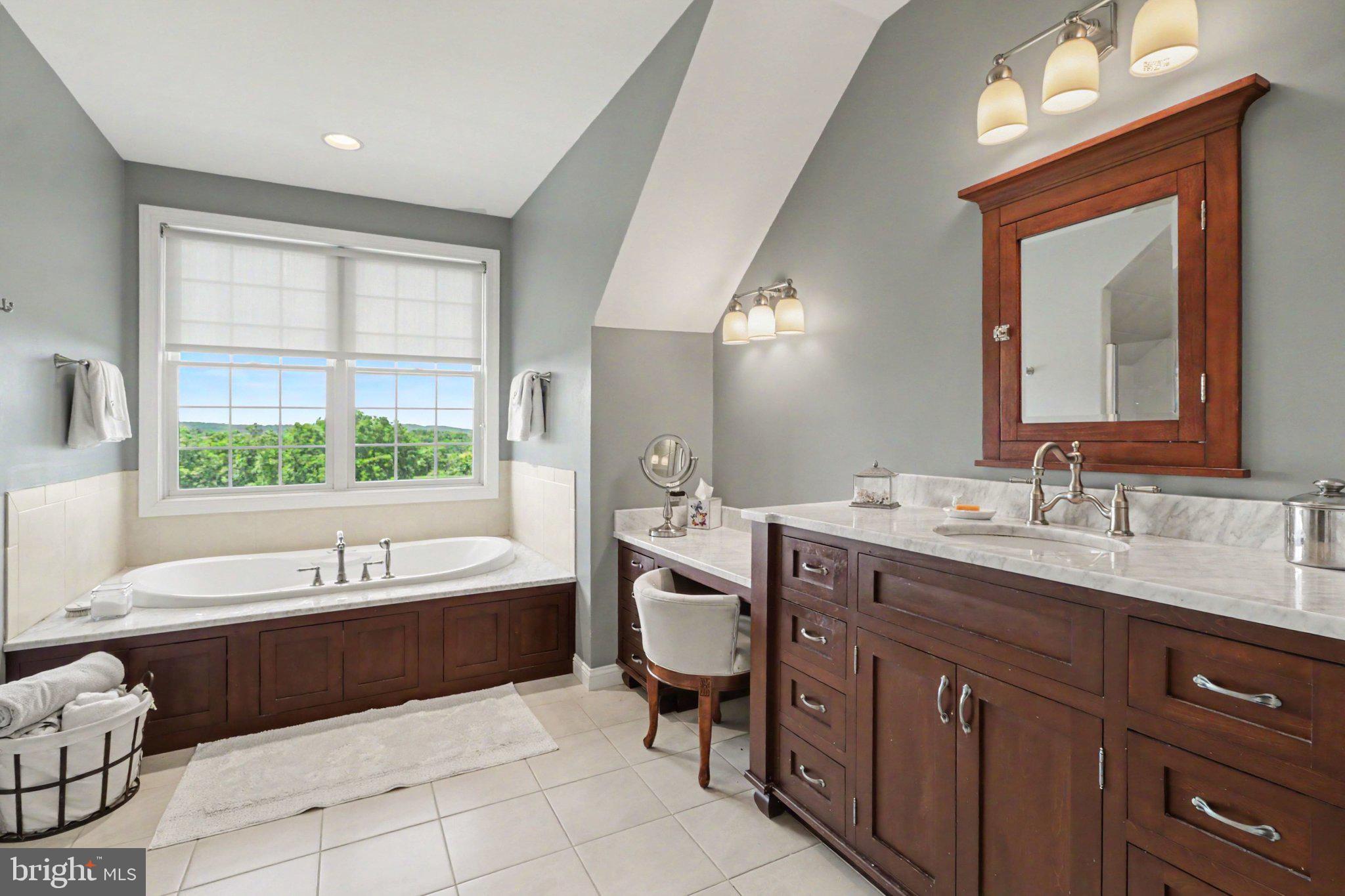 1080 Swatara Road Hershey, PA 17033 - Photo 28 of 59 Ptimary Bath