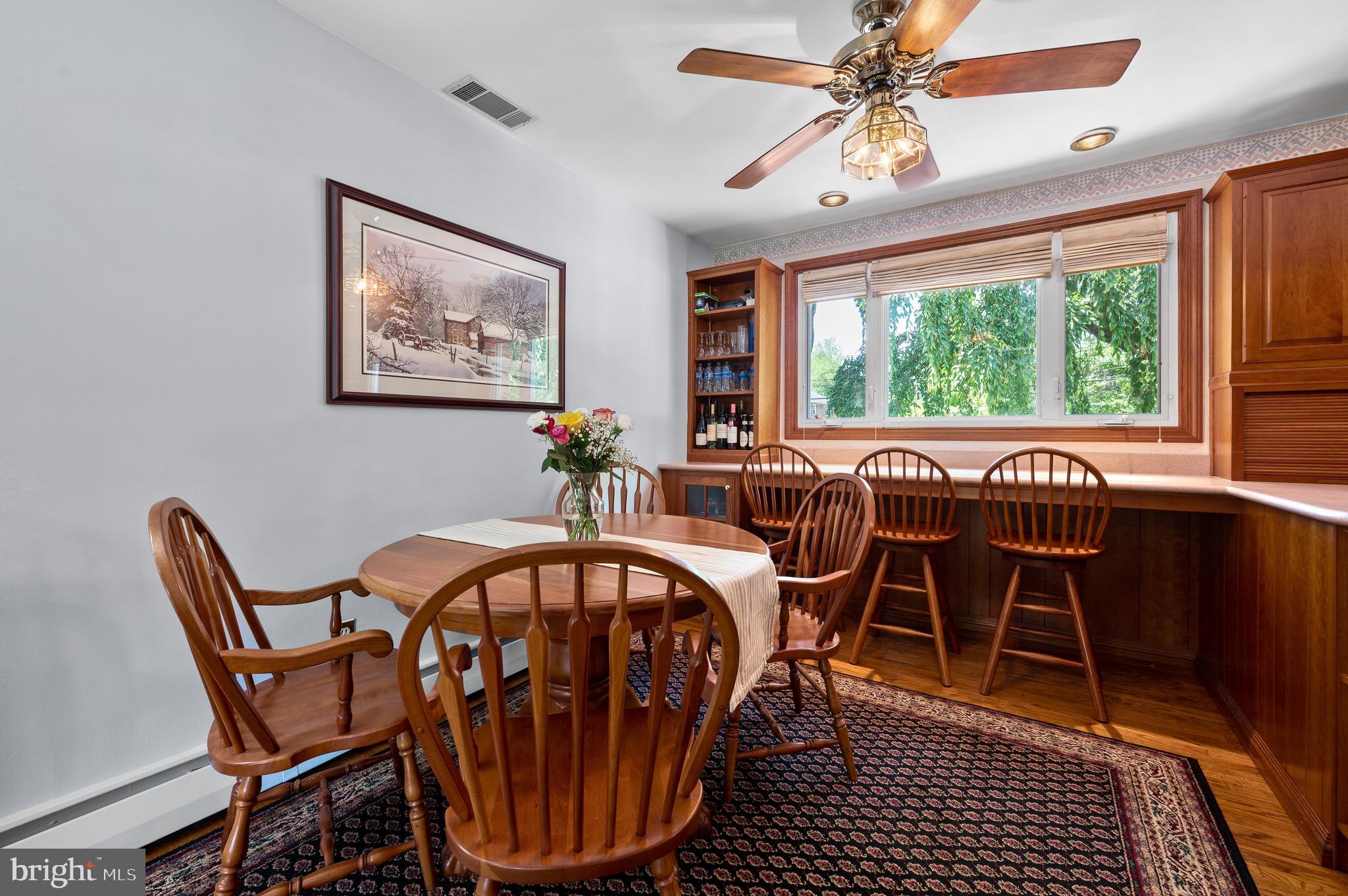 308 North Fairfield Road Devon, PA 19333 - Photo 14 of 32 Breakfast Area Seats 7