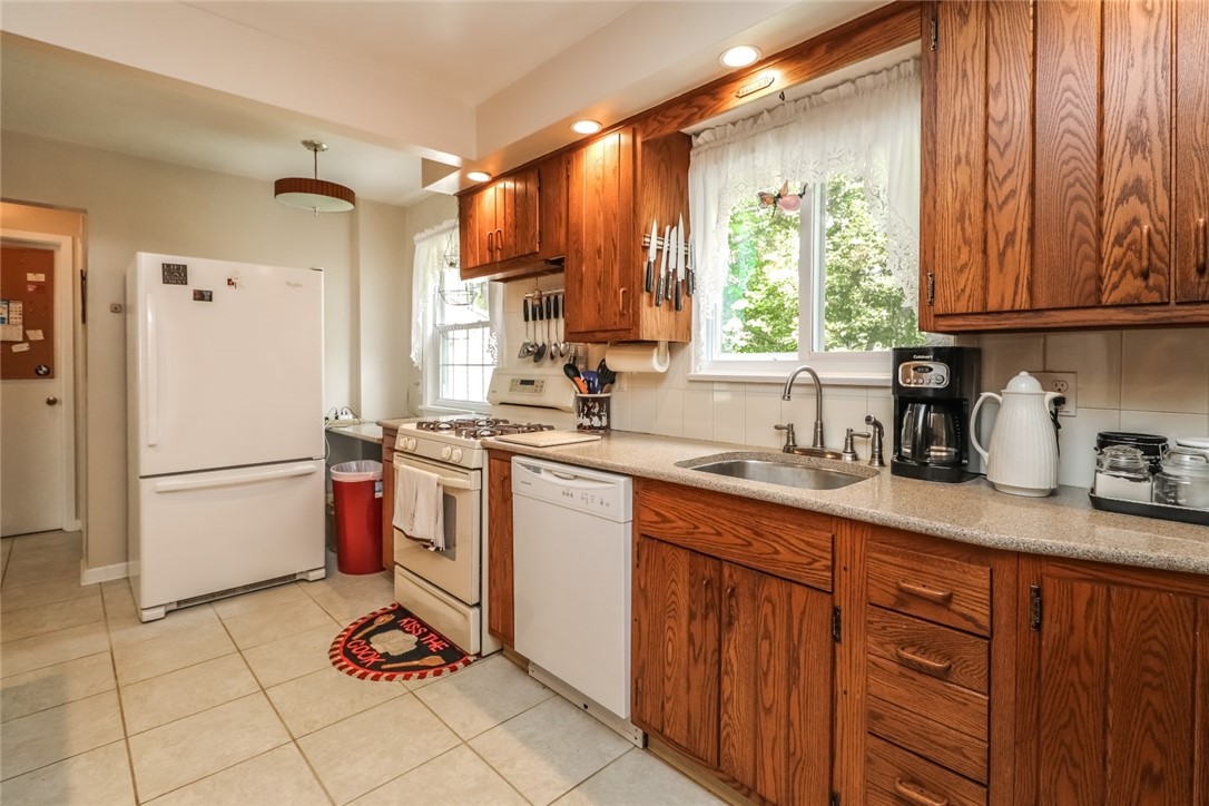 2620 Oakview Drive Irondequoit, NY 14617 - Photo 13 of 26