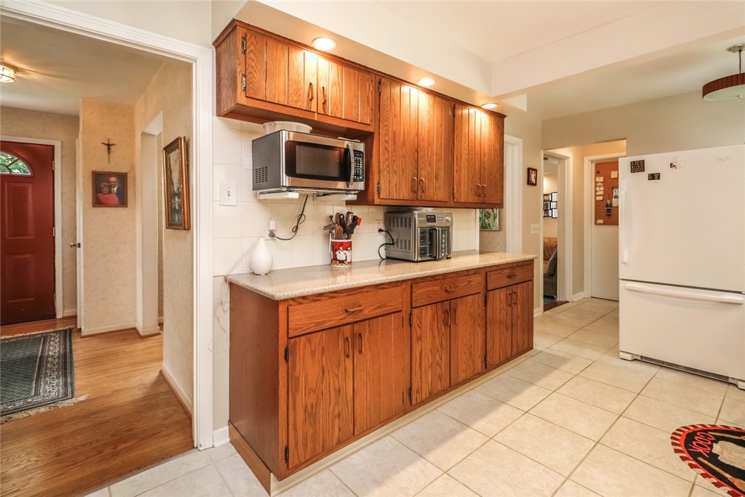 2620 Oakview Drive Irondequoit, NY 14617 - Photo 15 of 26