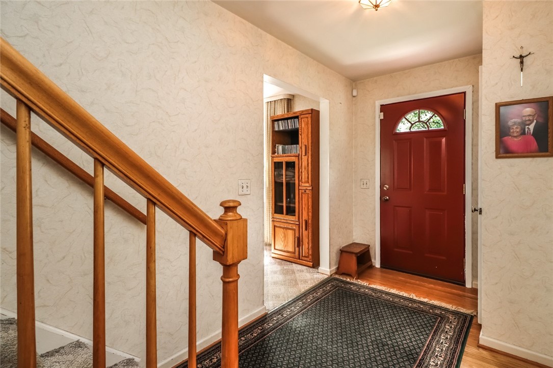 2620 Oakview Drive Irondequoit, NY 14617 - Photo 4 of 26