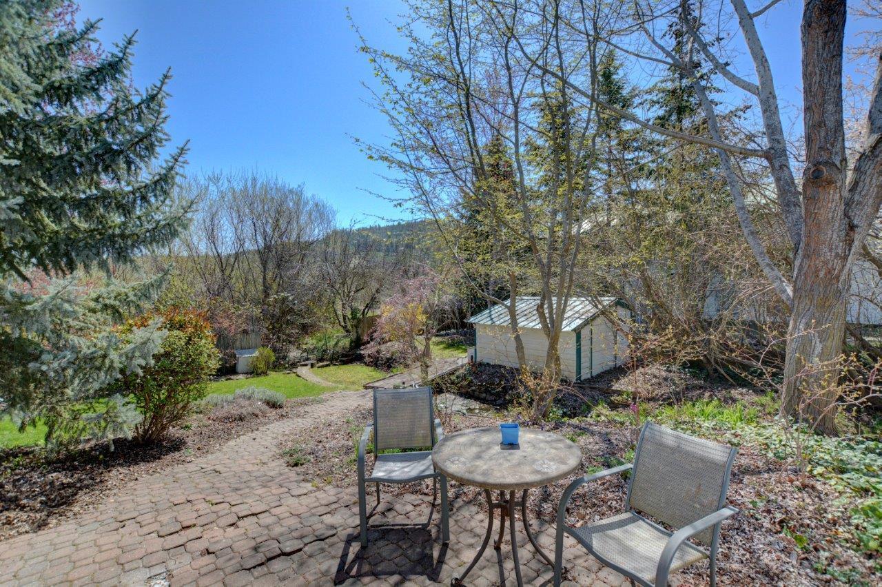 1881 Knowles Road Medford, OR 97501 - Photo 11 of 43 Off covered patio