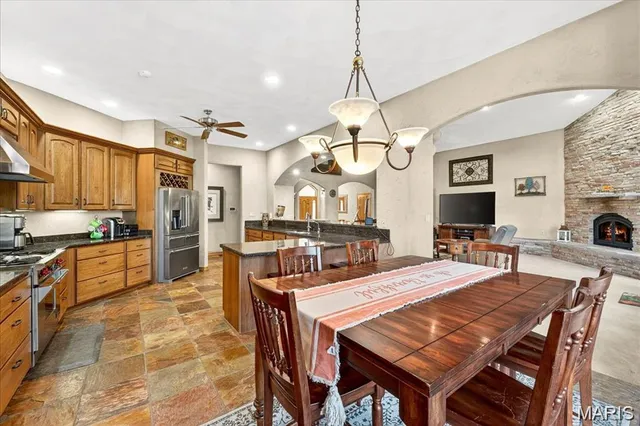 $725,000 | 1504 Gedern Drive, Columbia, IL 62236