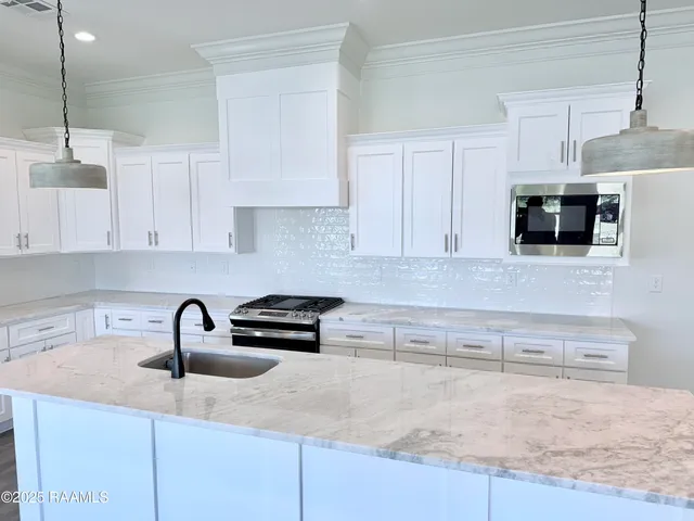 $399,500 | 219 Timber Mill Street, Lafayette, LA 70508