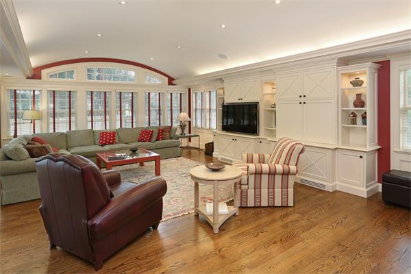 47 Northgate Road Wellesley, MA 02481 - Photo 2 of 9