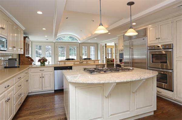 47 Northgate Road Wellesley, MA 02481 - Photo 3 of 9